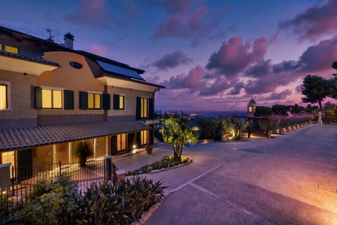 Property building, Night, Natural landscape, View (from property/room), City view, Landmark view, Sea view, Sunset, Inner courtyard view