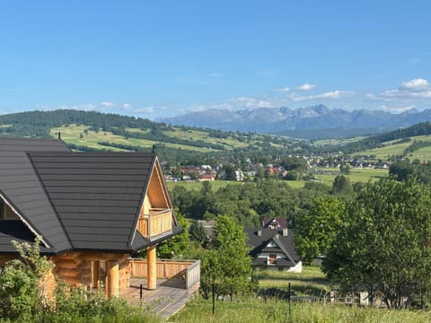 Property building, Day, Natural landscape, Balcony/Terrace, Mountain view