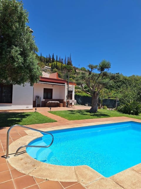 Garden, Swimming pool