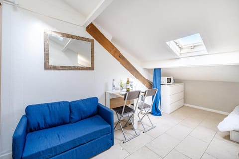 Living room, Photo of the whole room, Dining area