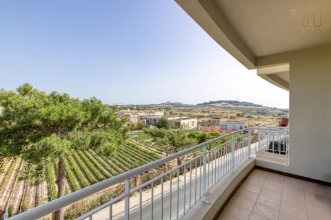 Day, Natural landscape, View (from property/room), Balcony/Terrace, Mountain view