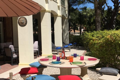 Patio, Garden, Dining area