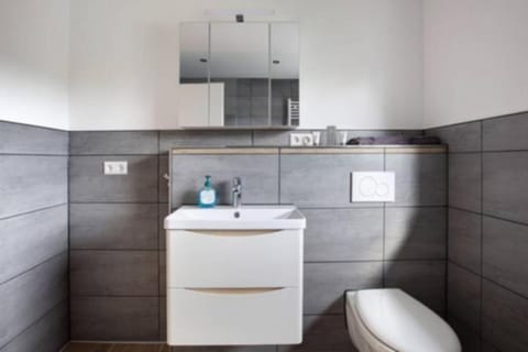 Toilet, Bathroom