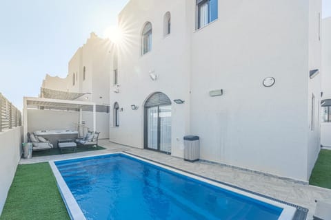 Property building, Pool view, Swimming pool