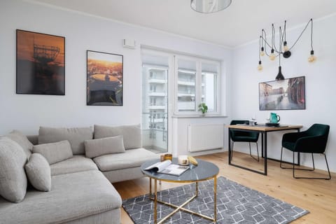TV and multimedia, Living room, Dining area