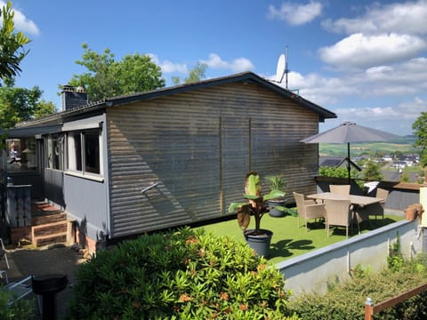 Property building, Day, Natural landscape, Garden, Garden view, Mountain view