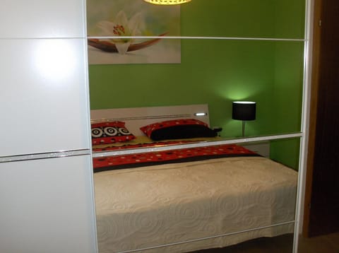 Bed, Photo of the whole room