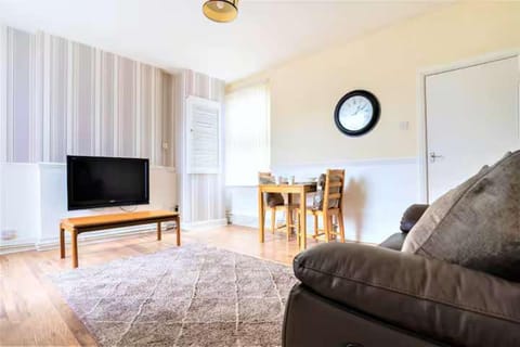 TV and multimedia, Living room, Dining area