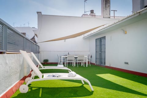 Property building, Day, sunbed