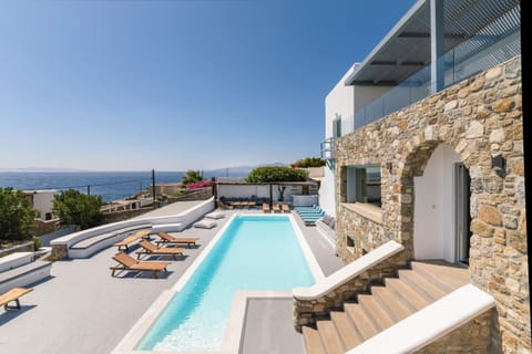 Patio, Day, Natural landscape, View (from property/room), Balcony/Terrace, Pool view, Sea view, Swimming pool, sunbed