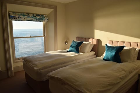 Bedroom, Sea view