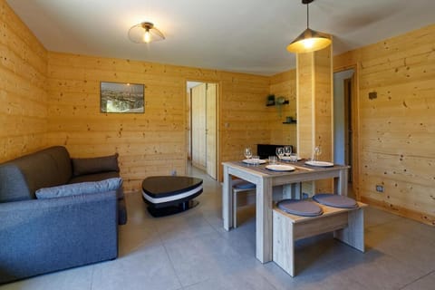 Logement 3 étoiles avec vue imprenable sur les montagnes, ski bus Apartment in Manigod