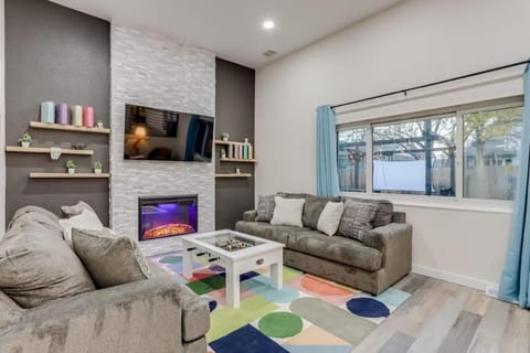 TV and multimedia, Living room, Seating area