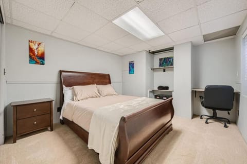 Bed, Seating area, Bedroom