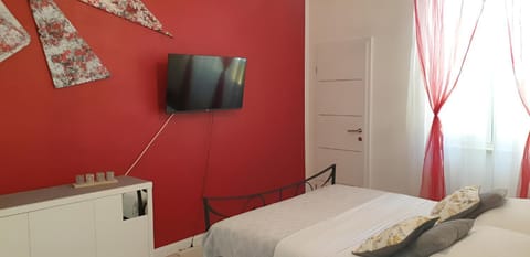 Bed, TV and multimedia