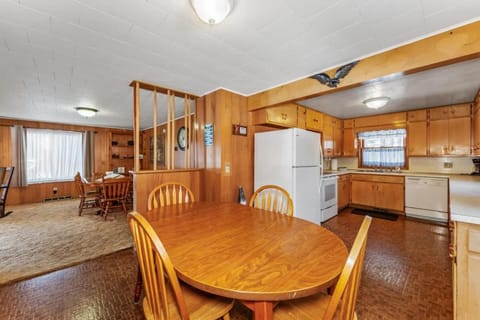 Eagle Villa At Otter Cove House in Wisconsin