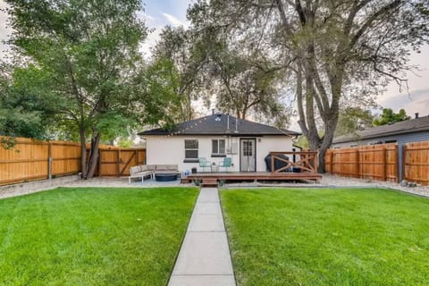 Property building, Natural landscape, Garden