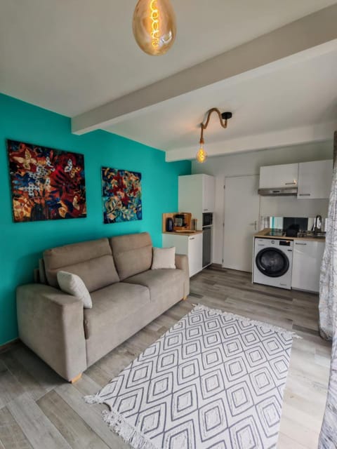 Kitchen or kitchenette, Seating area, washing machine, air conditioner