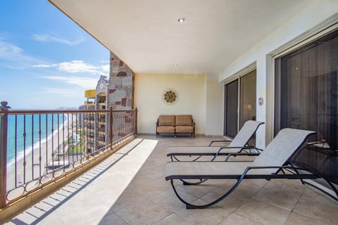 Property building, Patio, Day, Balcony/Terrace, Seating area, Sea view