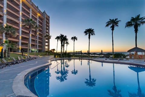 Property building, Day, Sea view, Swimming pool, Swimming pool, sunbed