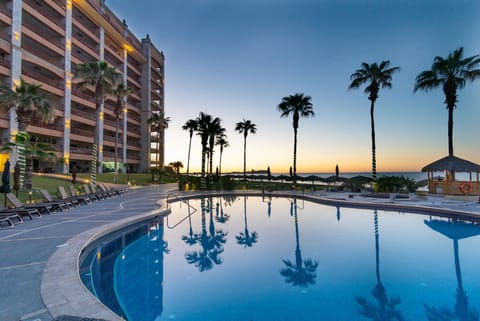 Property building, Day, Sea view, Swimming pool, Swimming pool, sunbed
