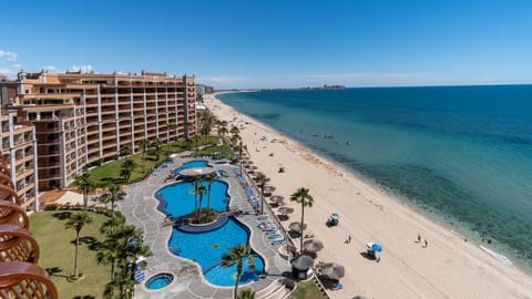 Property building, Day, Bird's eye view, Beach, City view, Swimming pool, sunbed
