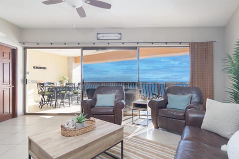 Day, Balcony/Terrace, Seating area, Dining area, Sea view