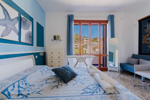 View (from property/room), Bedroom, cot