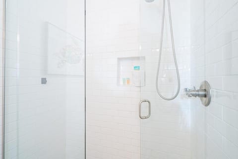 Private Beach, Heated Pool, Gulf Beach Front House in Sunnyside