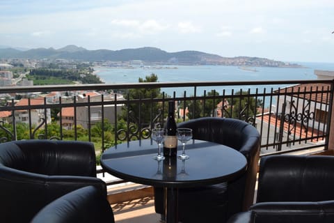 Balcony/Terrace, Mountain view, Sea view