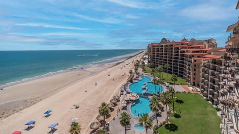 Property building, Spring, Day, Bird's eye view, Beach, Pool view, Sea view, Swimming pool, sunbed