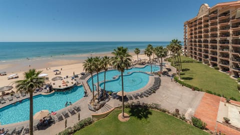Property building, Day, Bird's eye view, Beach, Pool view, Sea view, Swimming pool, sunbed