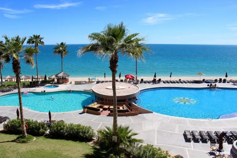 Property building, Day, Beach, Sea view, Swimming pool, sunbed