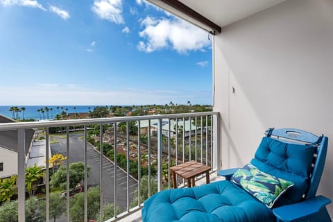 Kailua Village#705 House in Holualoa