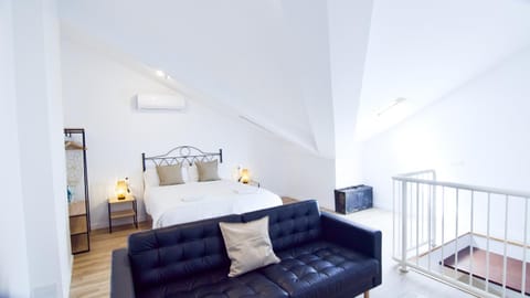 Bed, Living room, Photo of the whole room, Seating area, Bedroom