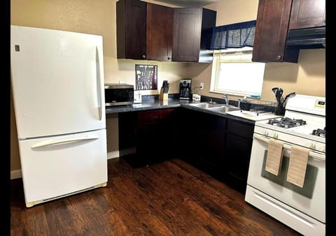 Kitchen or kitchenette, dishwasher, oven, pet friendly, stove, toaster
