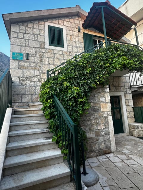 L&L Kamena House Apartments Apartment in Baška Voda