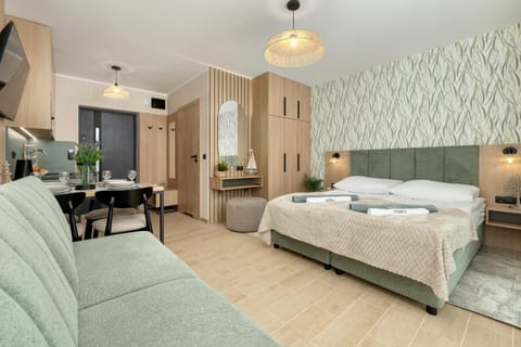 Bed, TV and multimedia, Photo of the whole room, Seating area