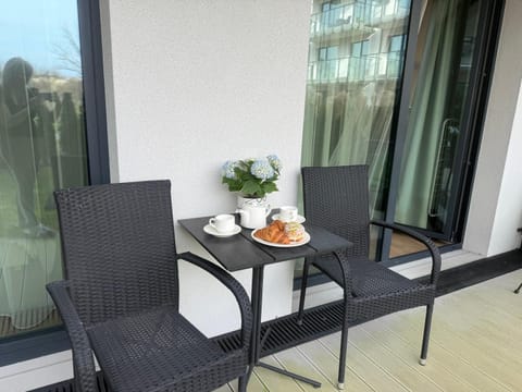 Rezydencja Niechorze Apartament 115 z ogródkiem przy plaży Apartment in West Pomeranian Voivodeship, Poland