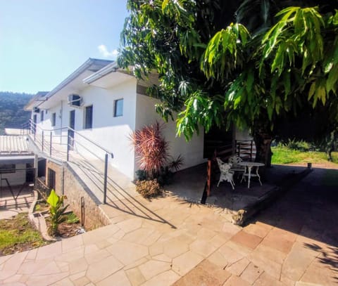 Property building, Spring, Neighbourhood, Natural landscape, Garden, Garden view, Mountain view, Street view