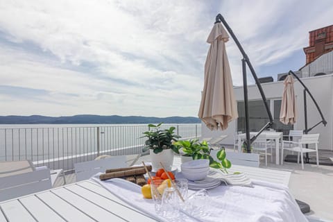 Day, Natural landscape, View (from property/room), Balcony/Terrace, Other, Dining area, Sea view