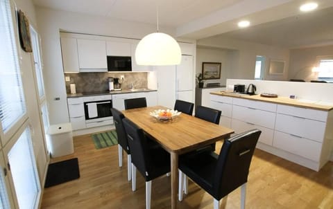 Uniikki kolmio Aurajokinäkymin Apartment in Turku