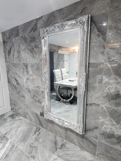 Three bedrooms Luxury City Centre Home House in Belfast