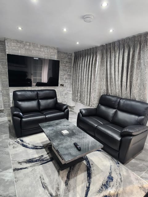 TV and multimedia, Seating area