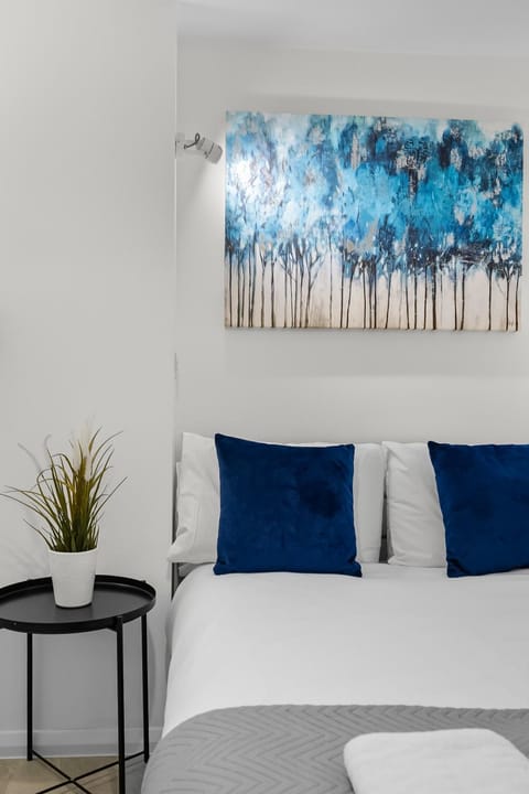 Bed, Bedroom, acessibility