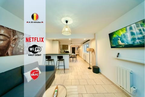 Communal lounge/ TV room, TV and multimedia, Living room, Seating area