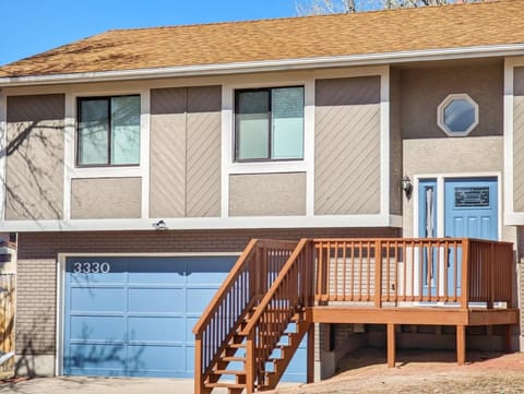 The Peakview Mirage_Newly Renovated Near USAFA House in Black Forest