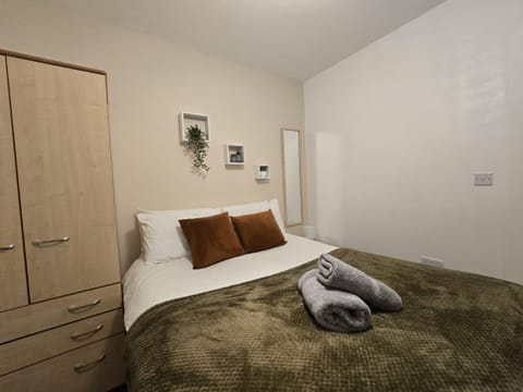 Room 2 Shared House in L7 Bed and Breakfast in Liverpool