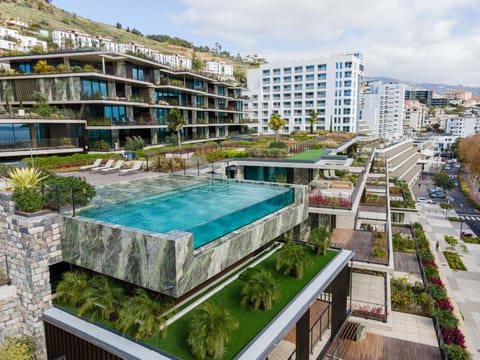Property building, Natural landscape, City view, Mountain view, Pool view, Swimming pool, Location