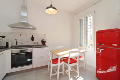 Kitchen or kitchenette, pet friendly